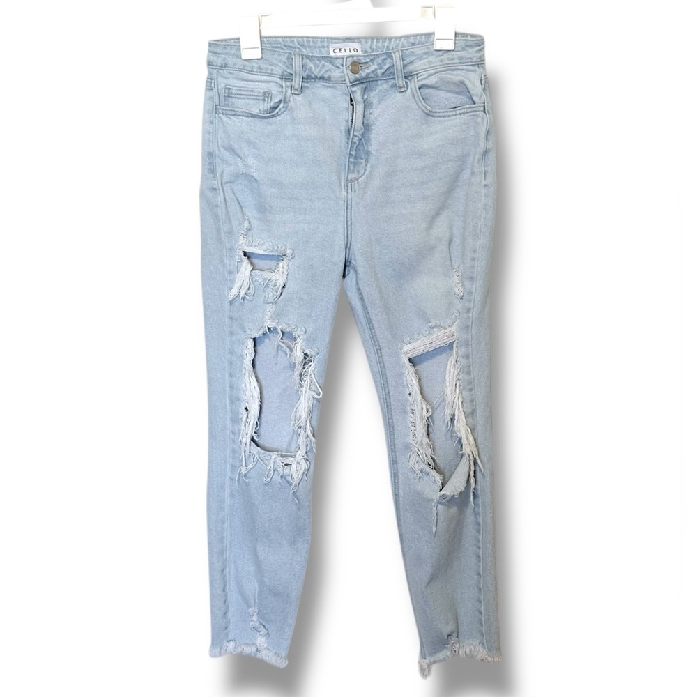 Cello High-Rise Distressed Ripped Light Wash Cut-Off Denim Jeans Size 11 EUC